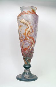 花瓶、1900年頃（ガラス）